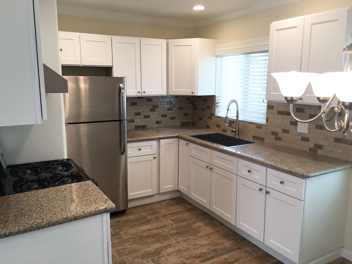 Manhattan Beach Apartment: 1160 Manhattan Beach Blvd