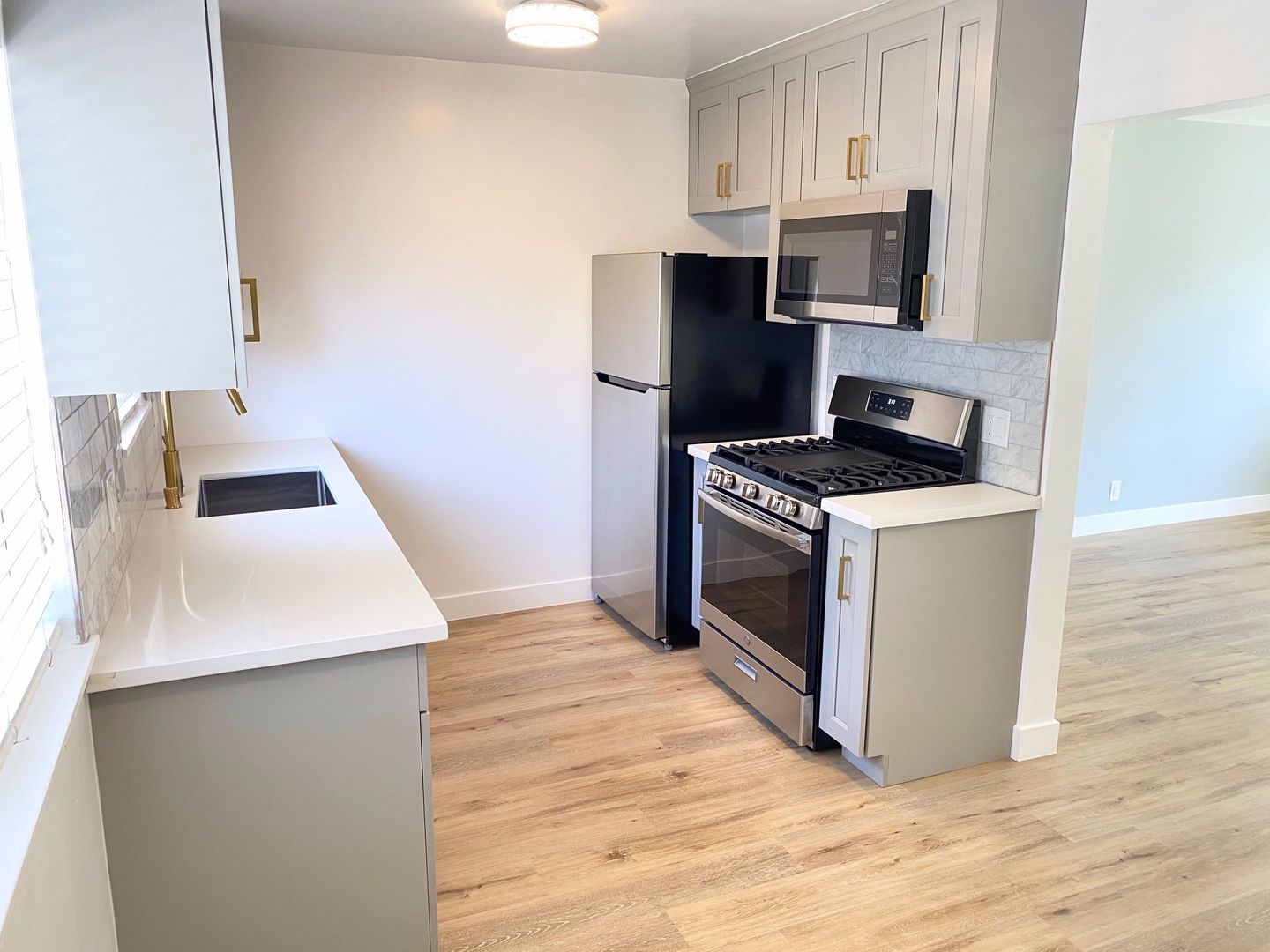 Redondo Beach Apartment: 2604-2606 S Aviation Blvd