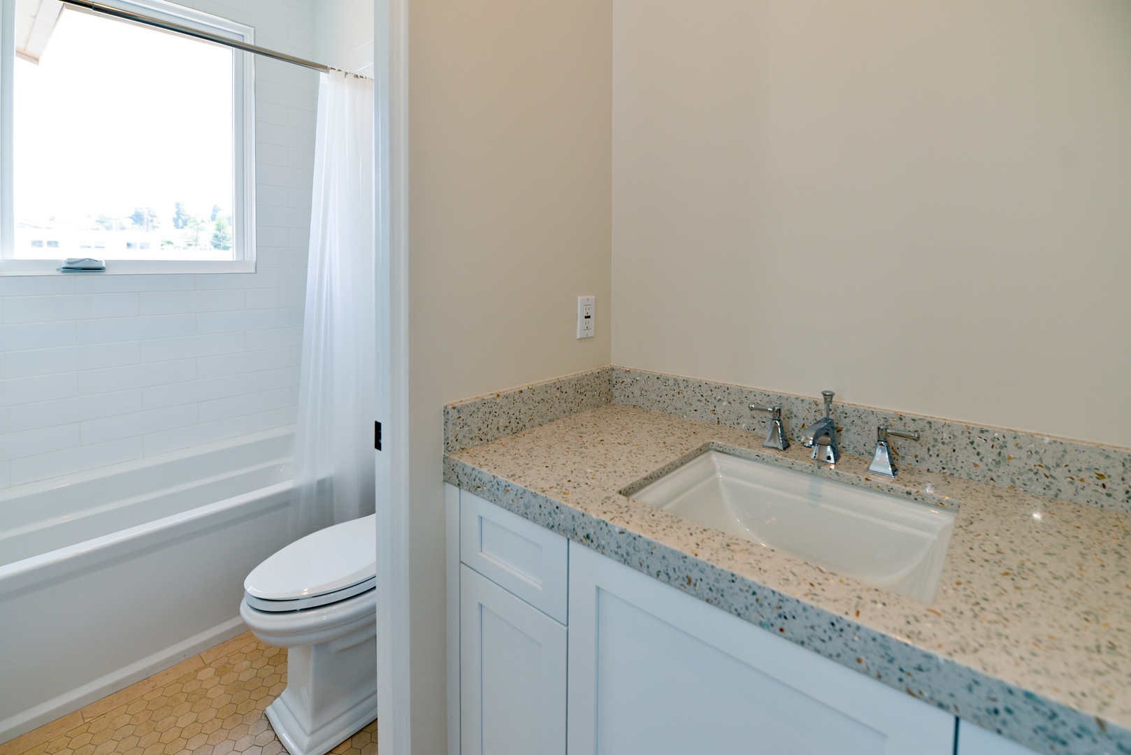 Manhattan Beach House: 1041 8th St