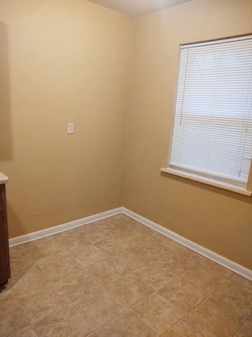 Jonesborough Apartment: 205 N 2nd Ave