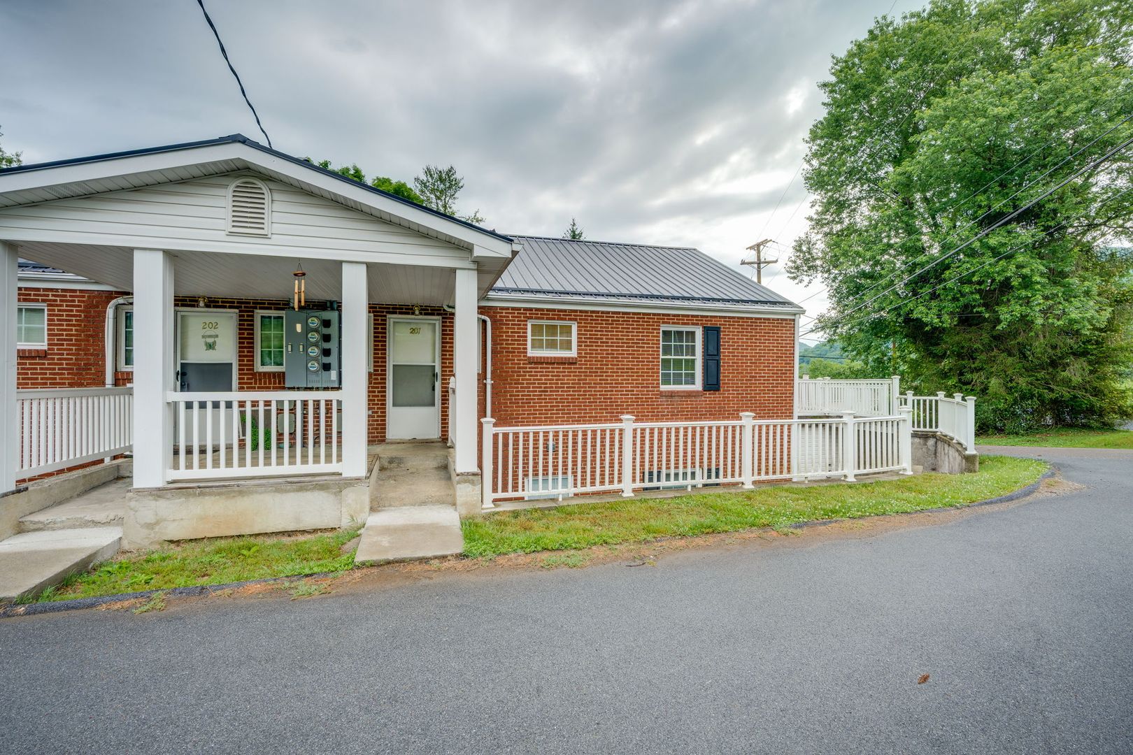 Gate City Apartment: 184 Elm Street