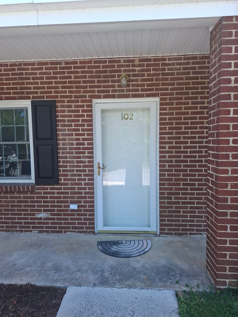 Gate City Apartment: 184 Elm Street