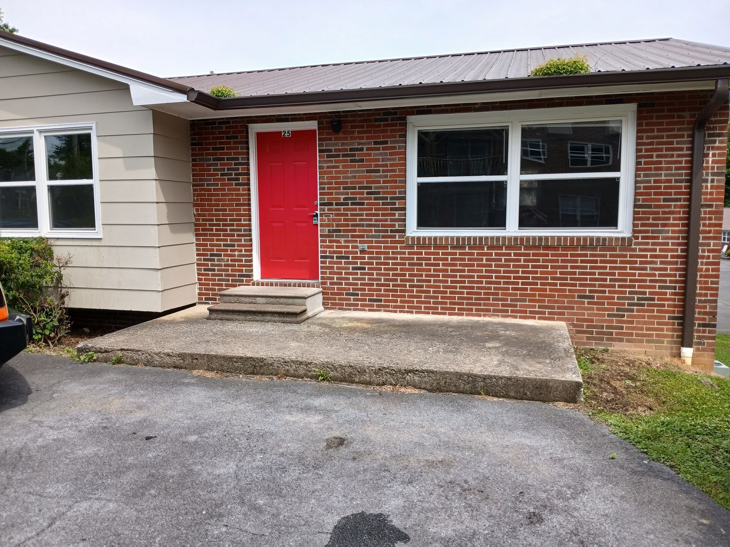 Johnson City Apartment: 1804 Parkwood Lane #14-17, #24-34