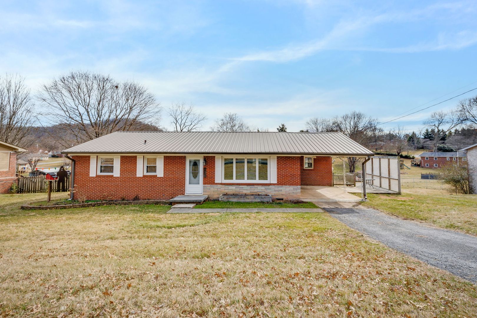 Johnson City House: 606 Pine Ridge Road
