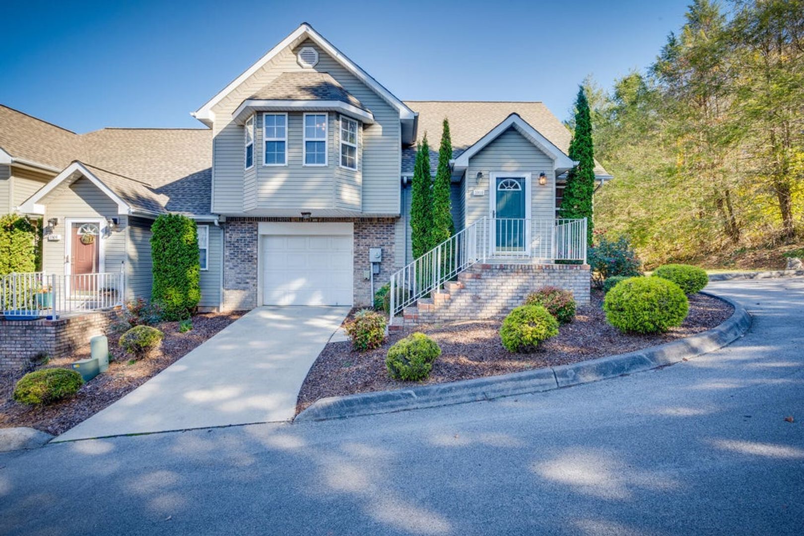 Kingsport House: 3910 Renaissance Square