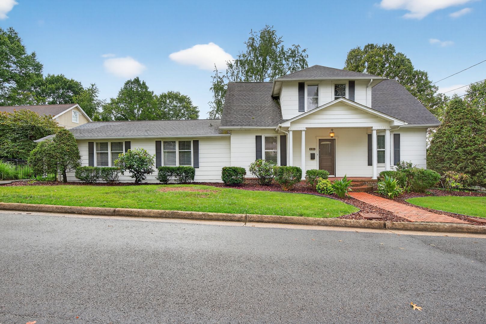 Bristol House: 620 Arlington Avenue
