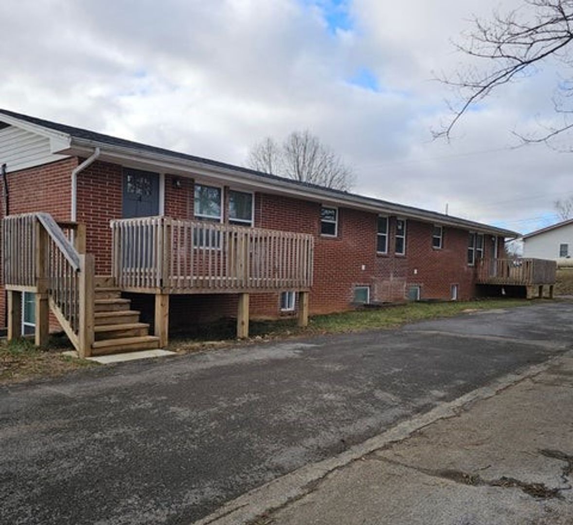Gray Apartment: 127 Patrick Lane #1-4