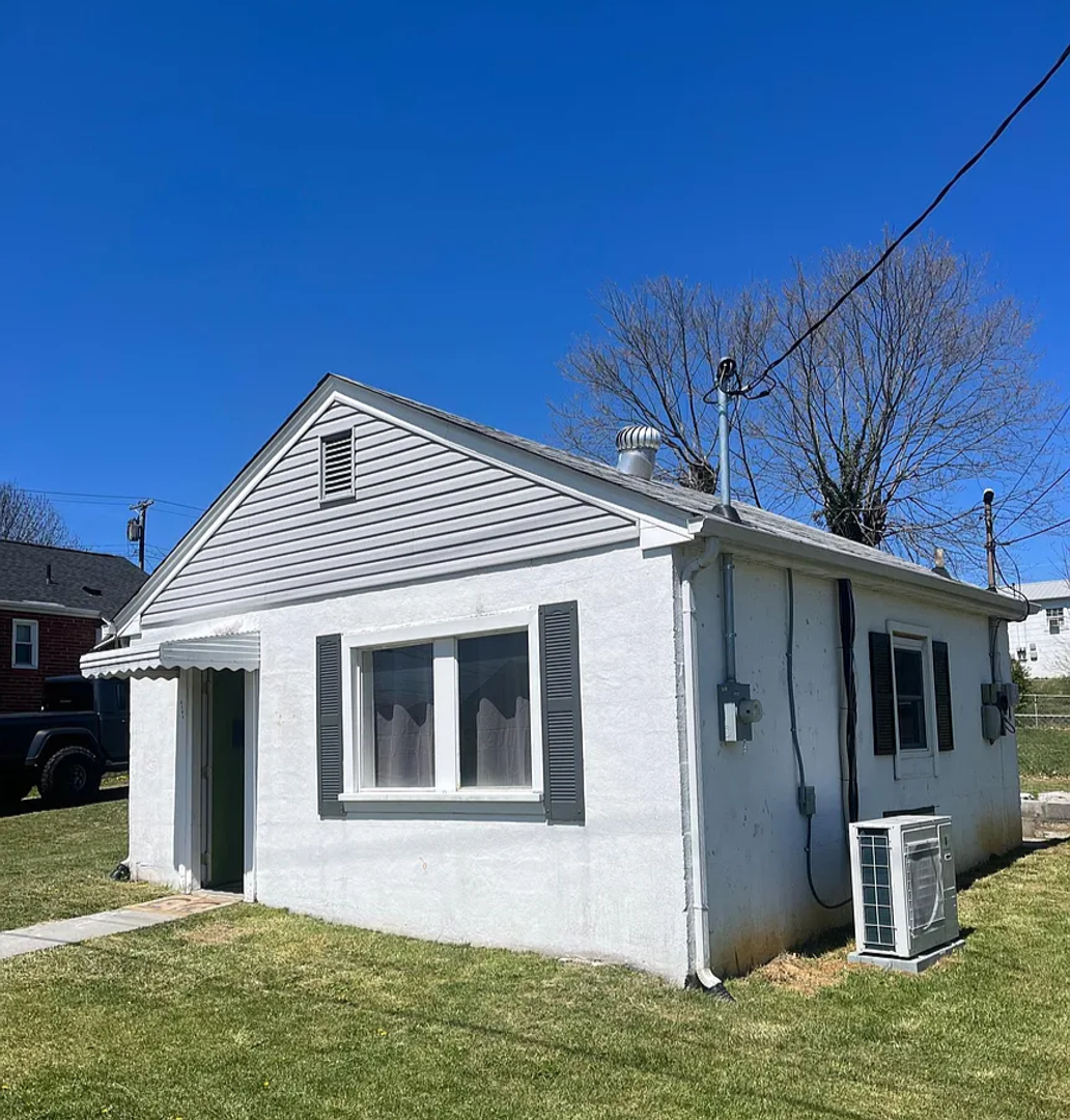 Bristol House: 1613 Newton St