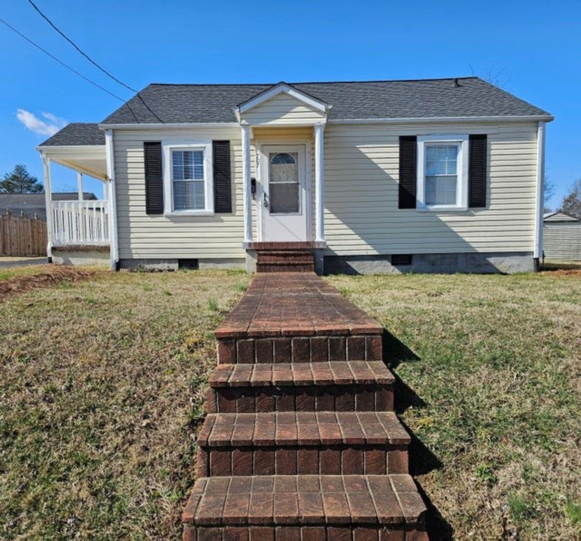 707 South 2nd Street Elizabethton, TN 37643