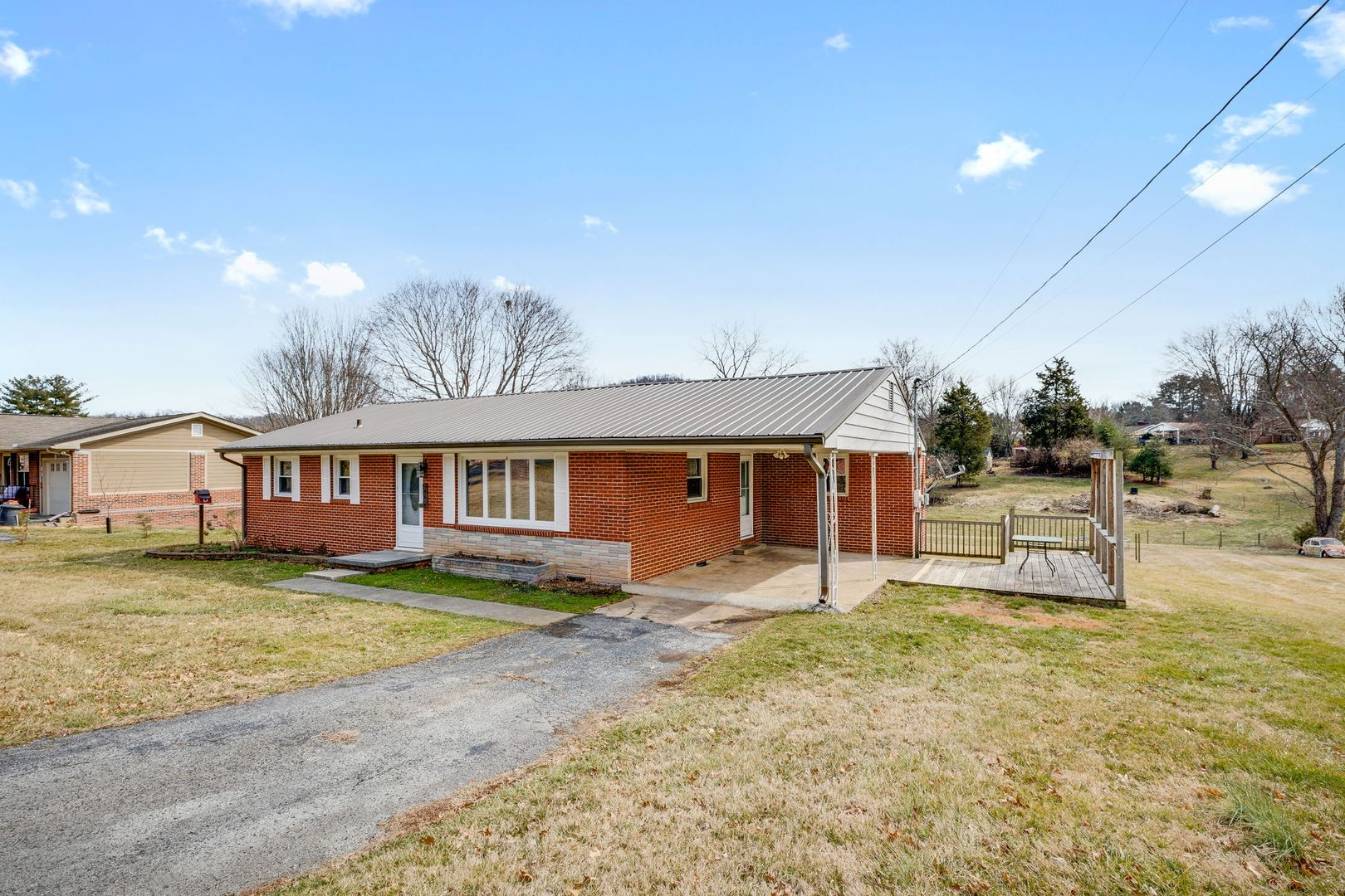Johnson City House: 606 Pine Ridge Road
