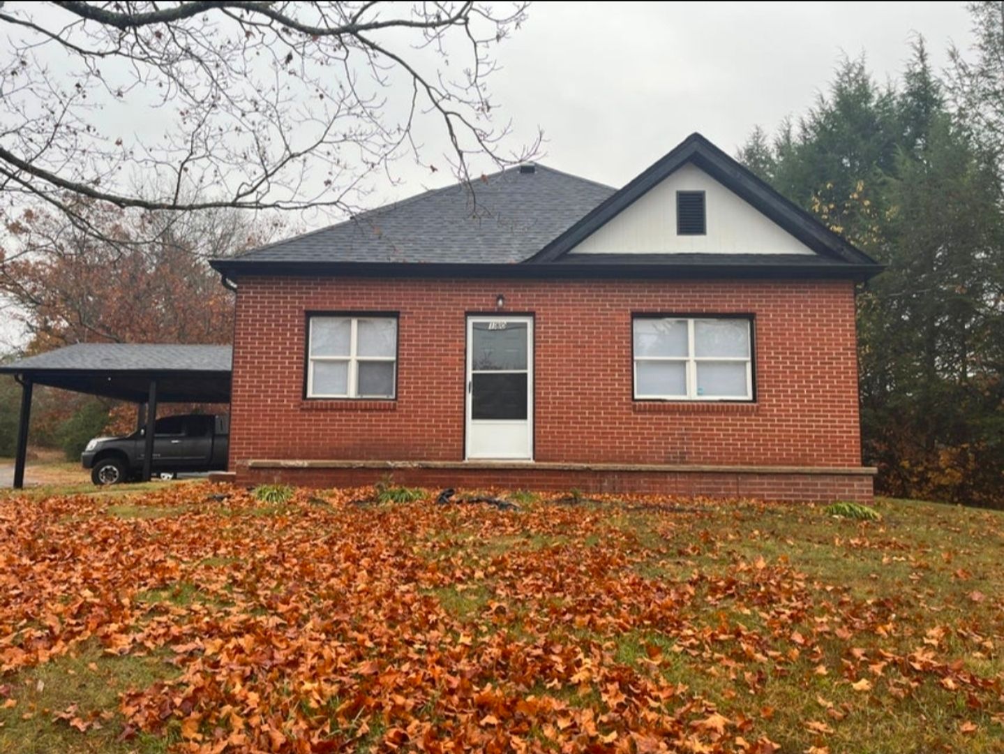 Gray House: 180 Gray Station