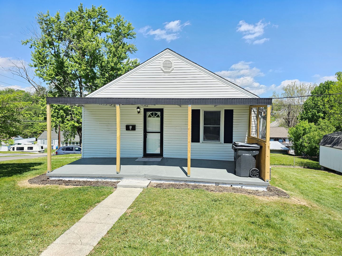 Bristol Apartment: 81 24th Street Unit A & B