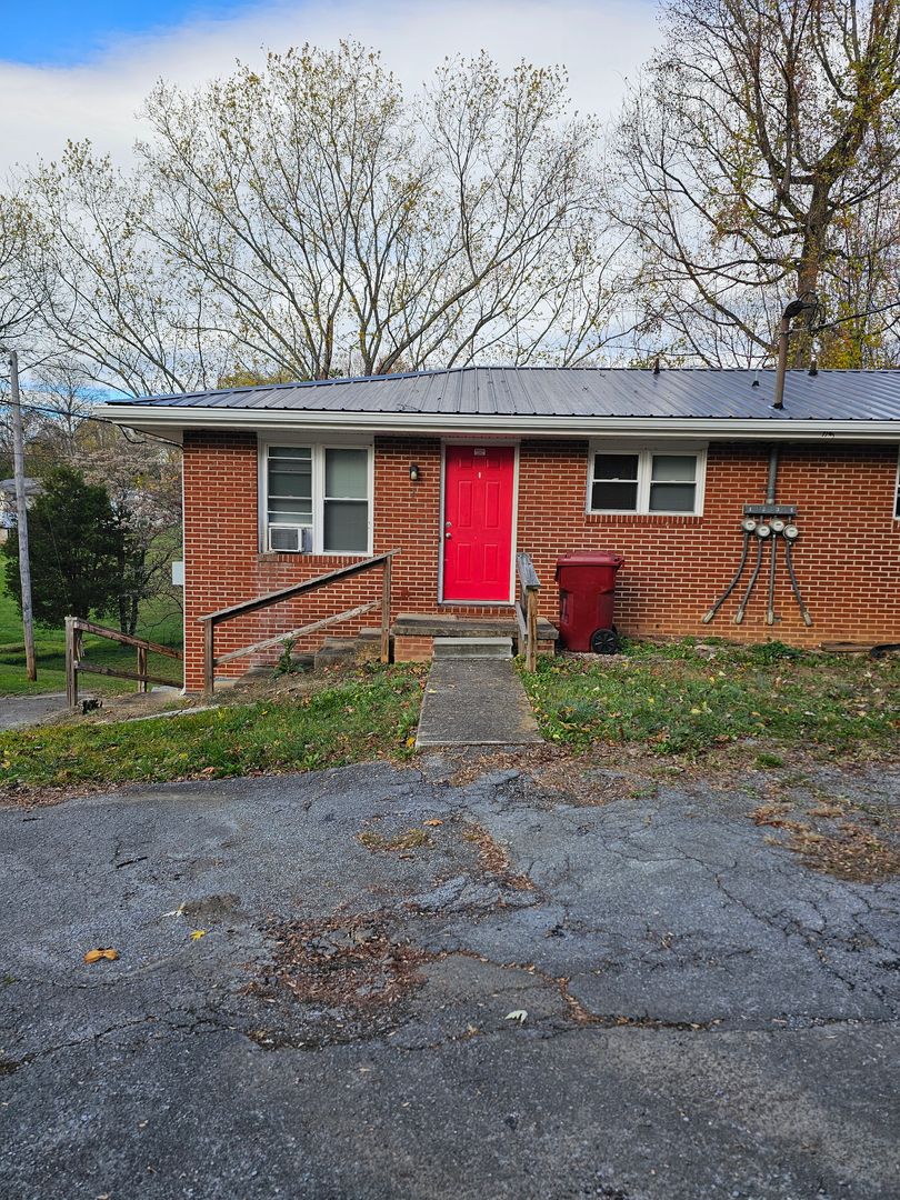 Johnson City Apartment: 115 Blakemore Circle #1-4