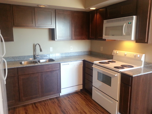 Modern 2 Bedroom W/ Granite and Lots of Light – photo 1