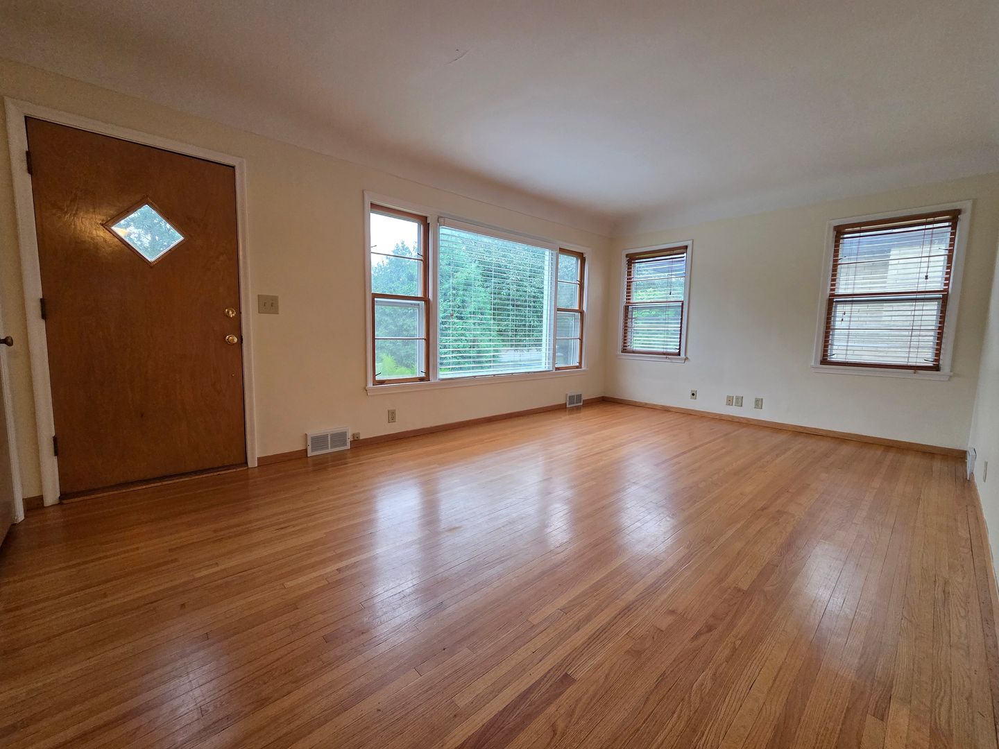 Minneapolis Apartment: 4412 Portland Ave S