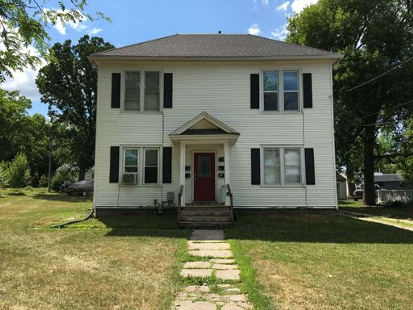 Albert Lea Apartment: 710 South Washington Ave