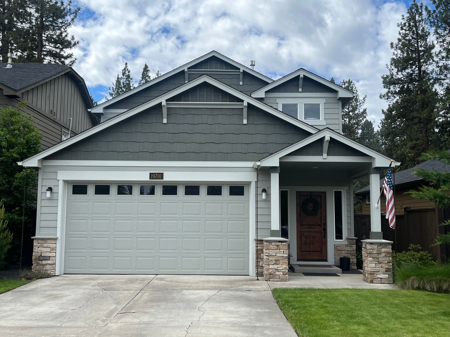 Bend House: 19701 Aspen Meadows Drive
