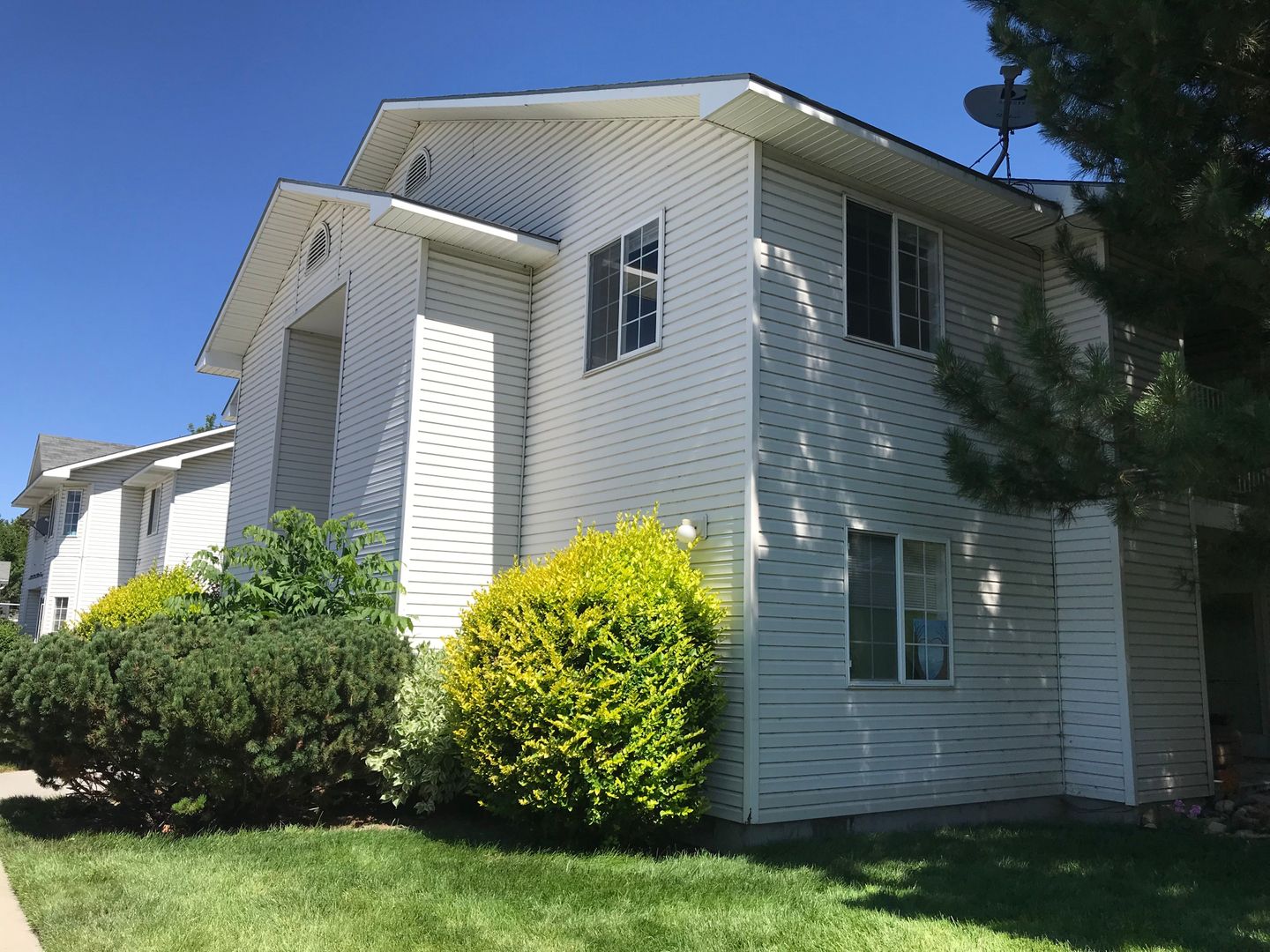 Boise Apartment: 6474 W Lucky