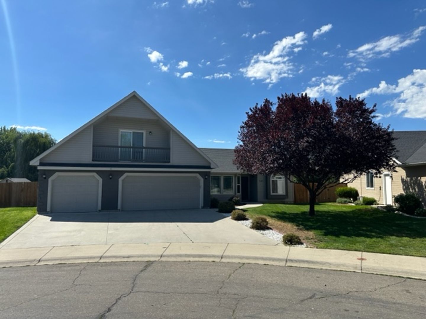 Meridian House: 943 Mt Hood