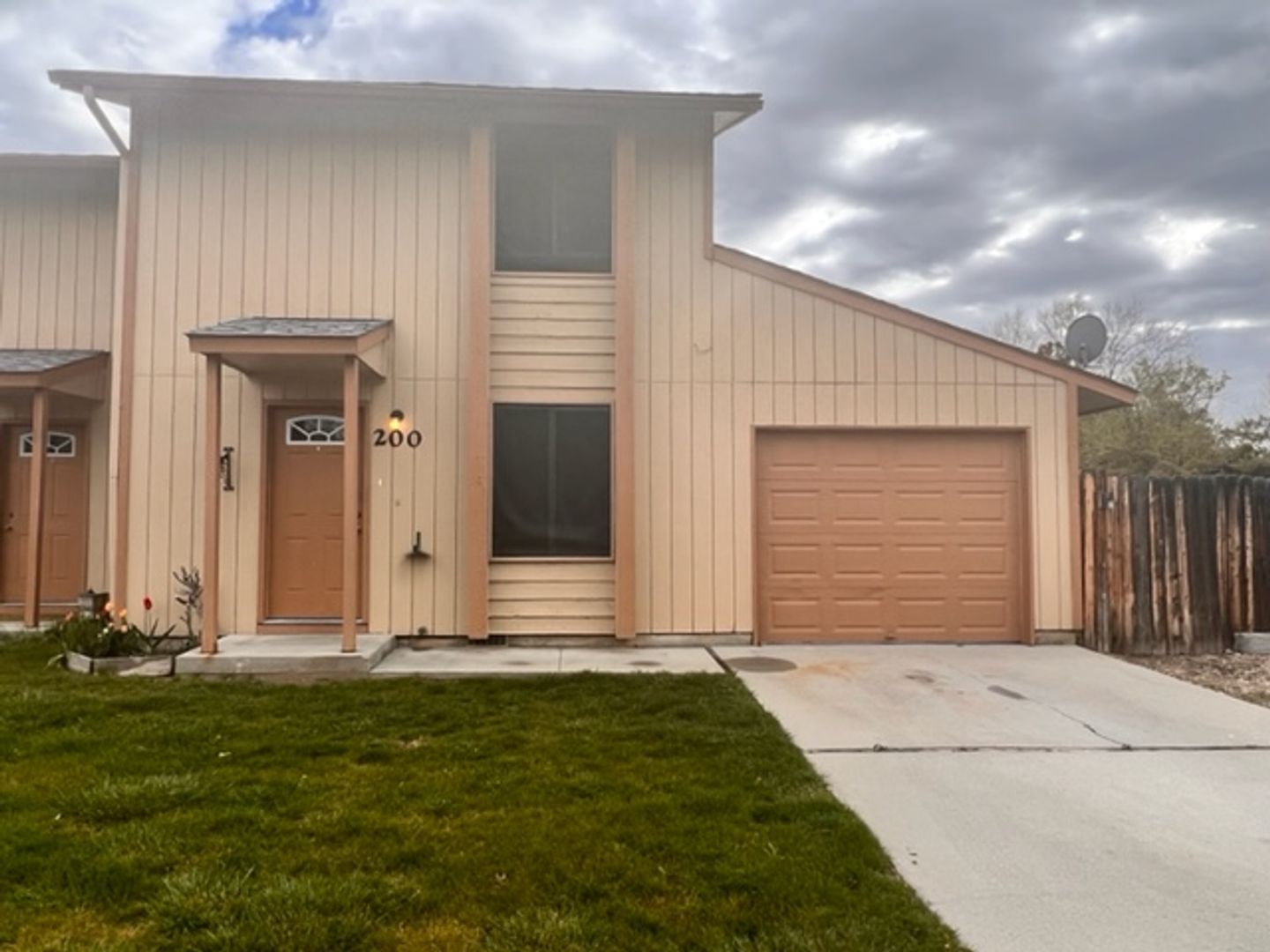 Eagle Apartment: 200 N Stierman Way