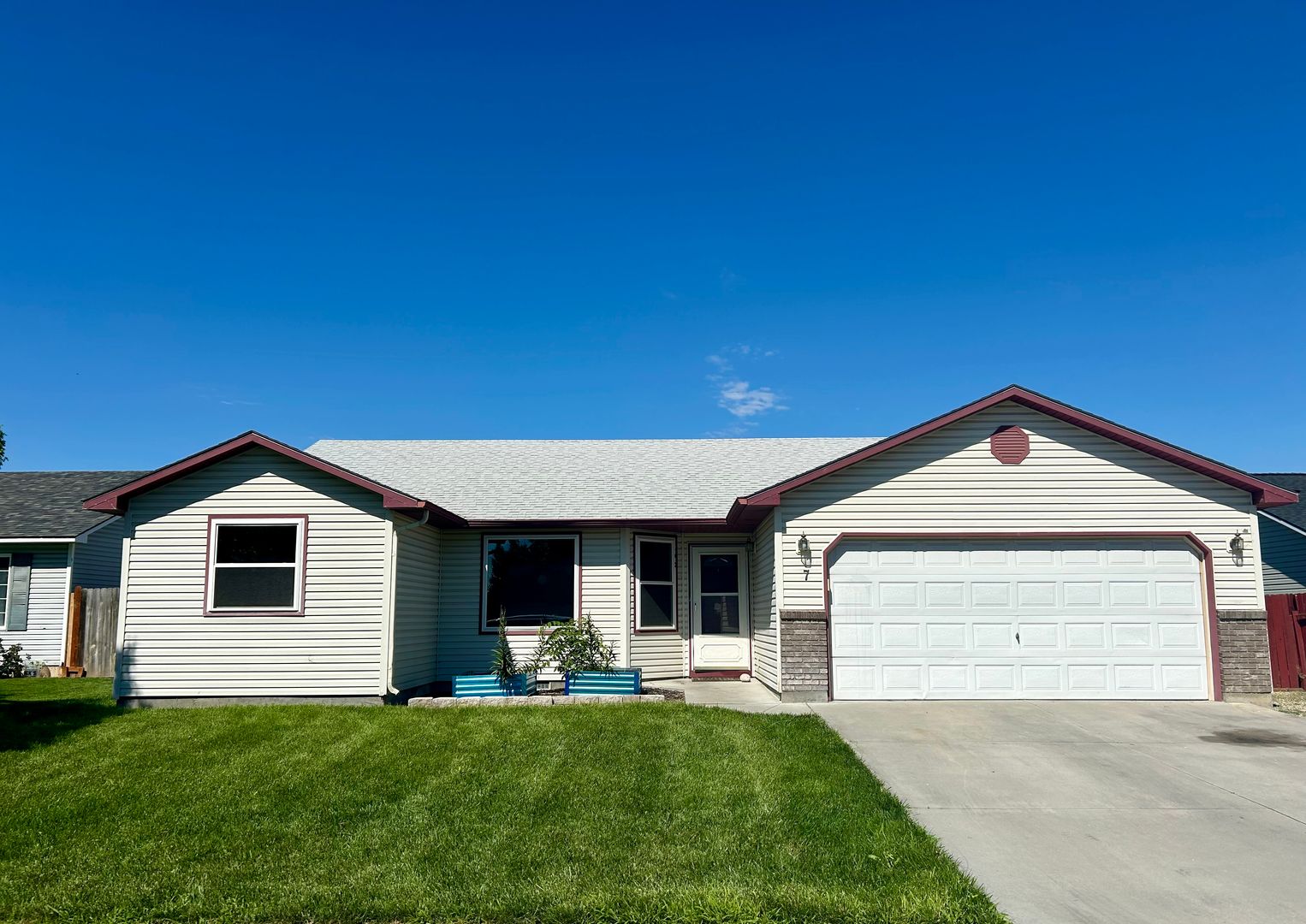 Nampa House: 7 S Honey Dr
