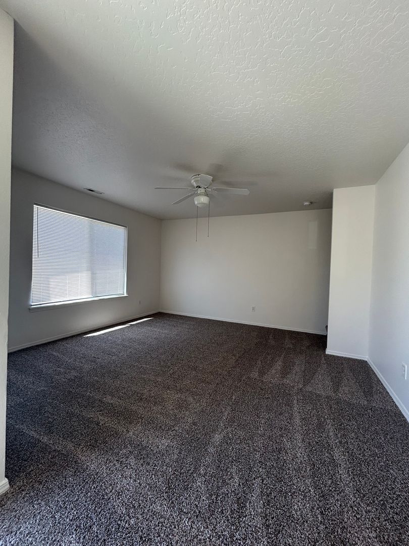 Nampa Apartment: 128 Hunter Court