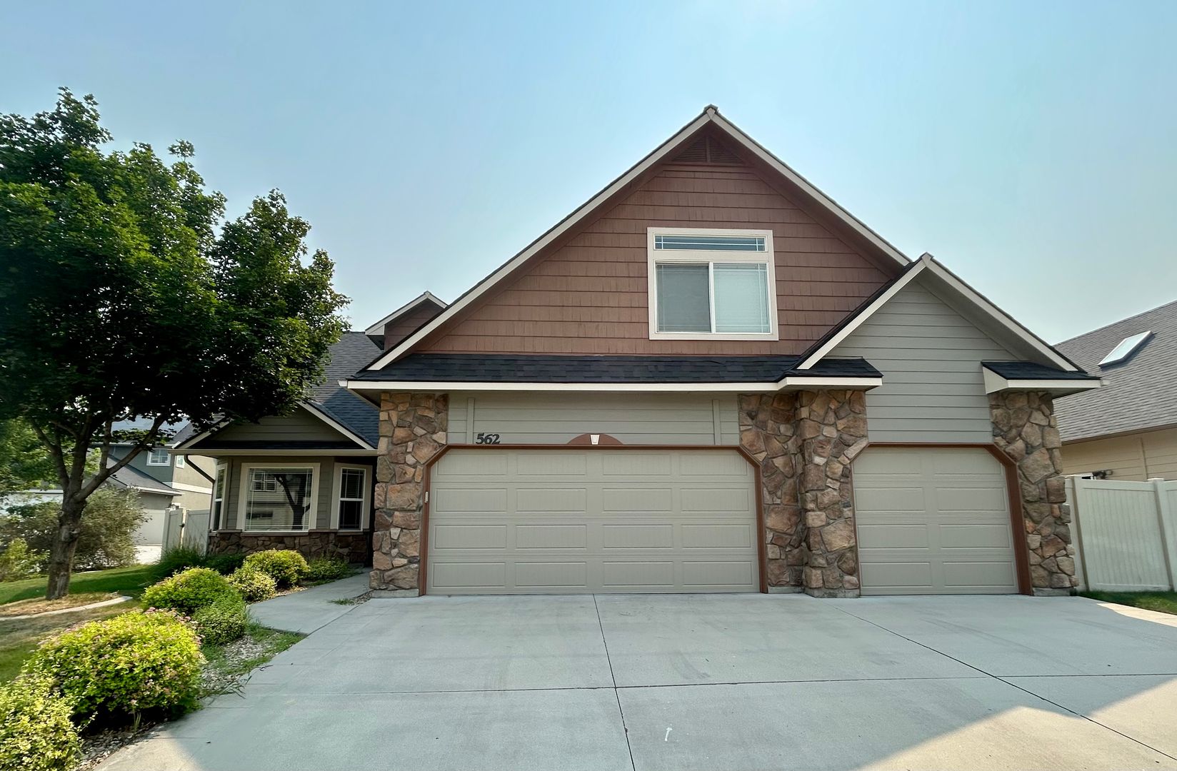 Star House: 562 N Paddington Pl