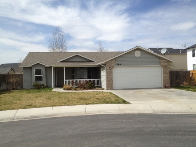 Kuna House: 263 N Sunbird Ave