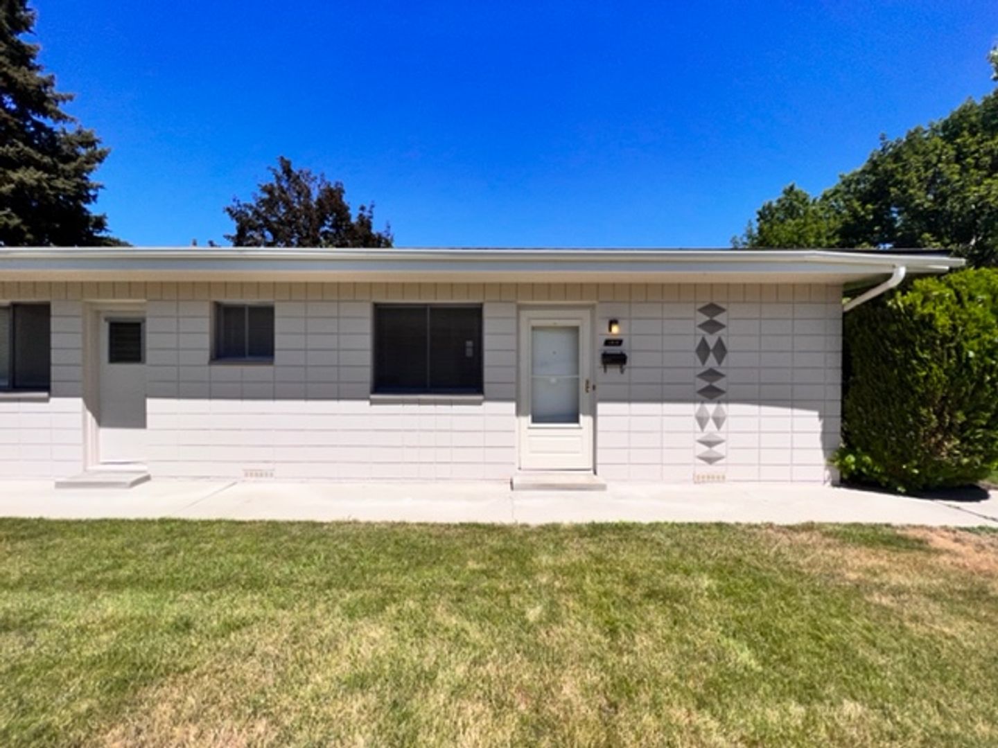 Boise Apartment: 1813 Harrison Blvd.