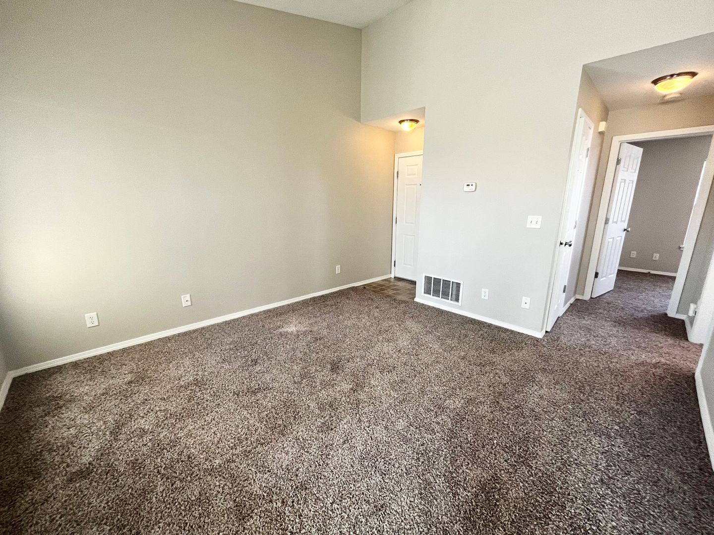 Boise Apartment: 1500 S Roosevelt