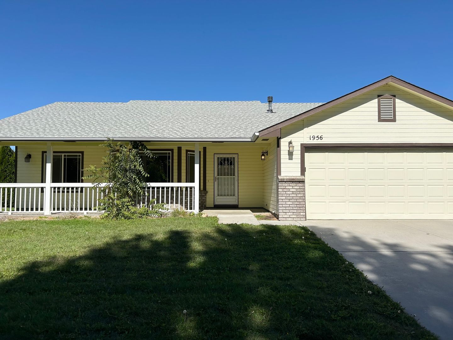 Charming Single-Level Home in Eagle with 3 Bedrooms and 2 Bathrooms! | $500 OFF FIRST MONTH'S RENT!!