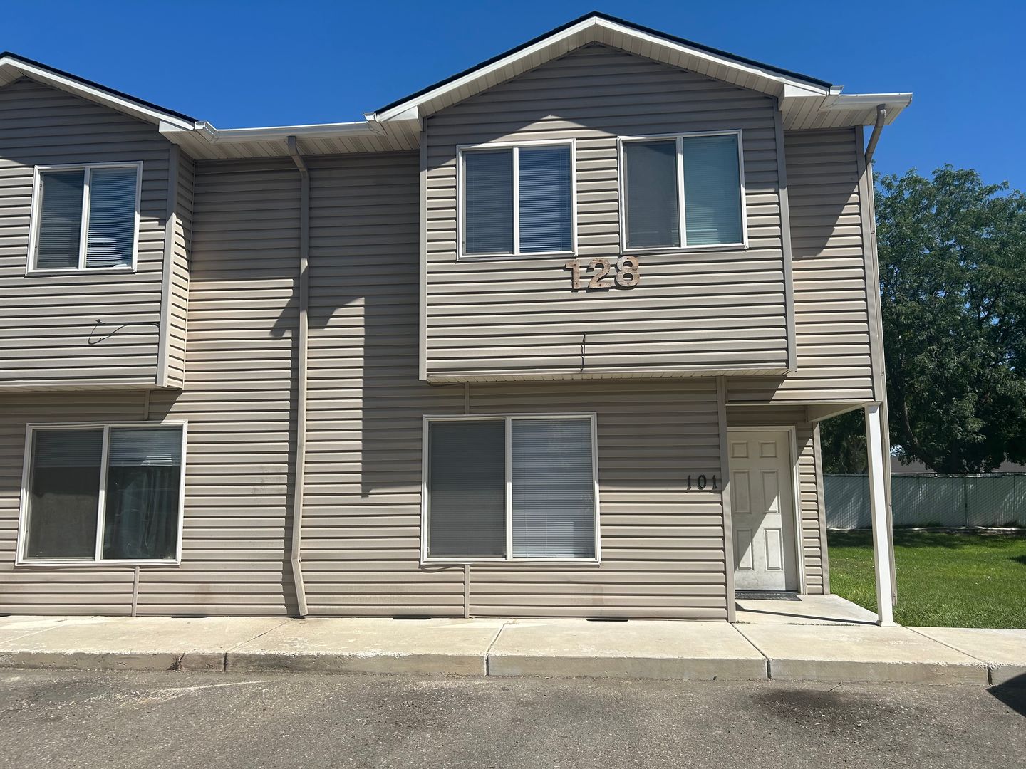 Nampa Apartment: 128 Hunter Court
