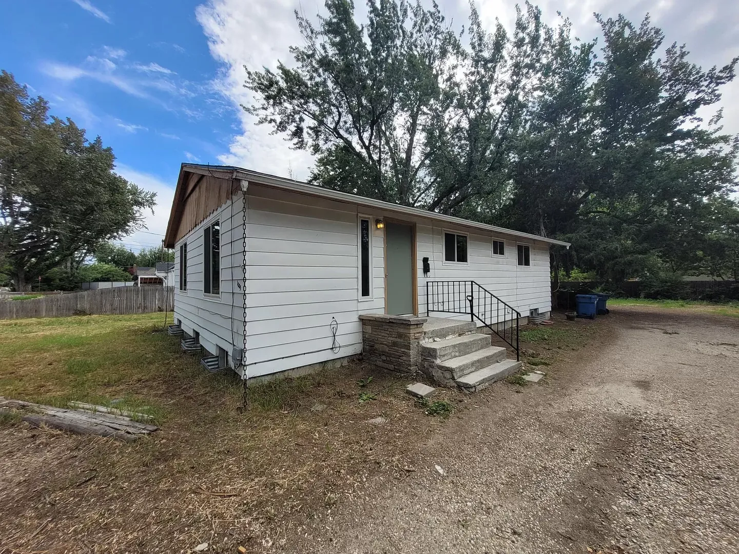 Boise Apartment: 1005 S Shoshone St