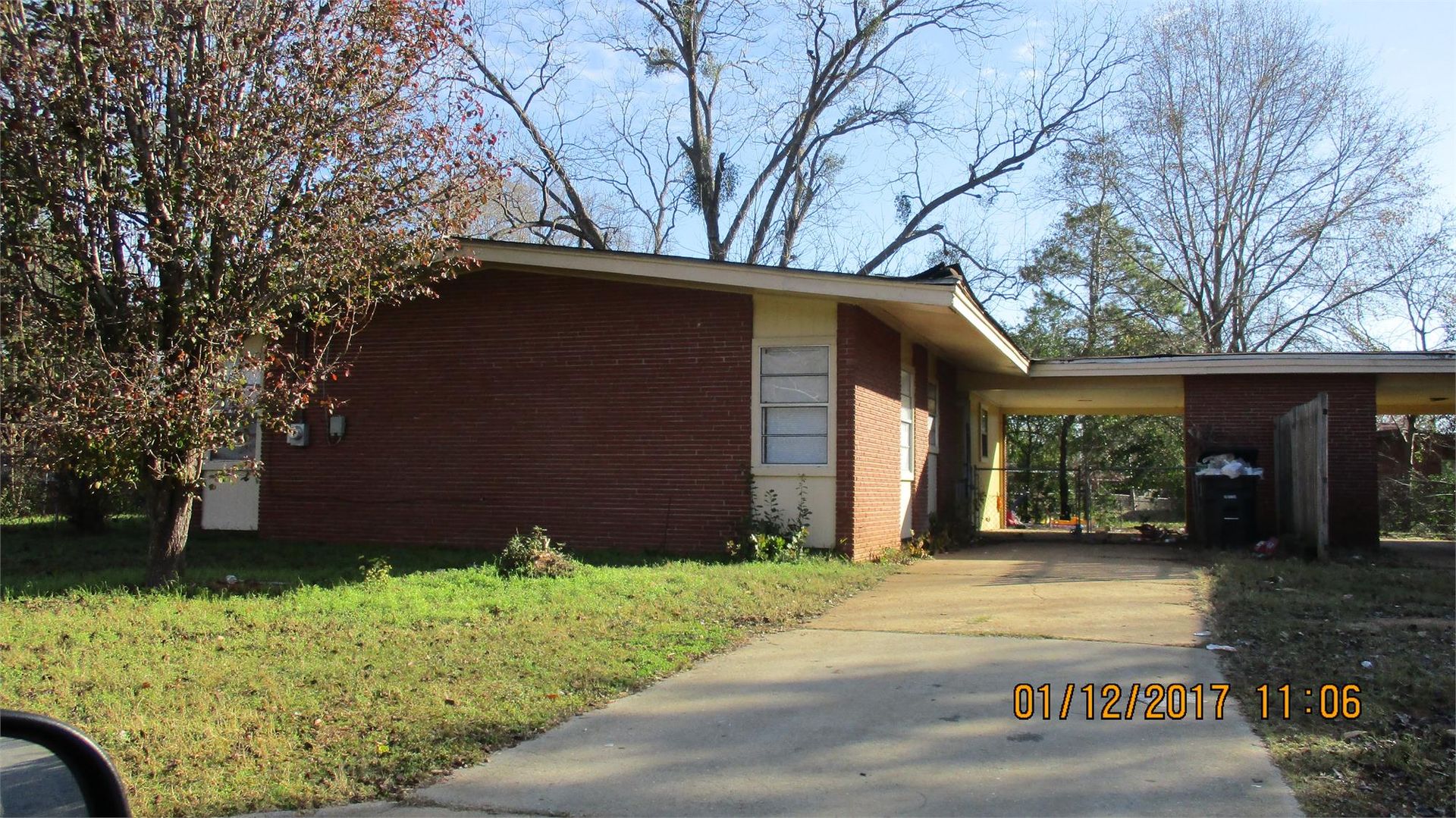 Albany House: 1904 Meadow Drive