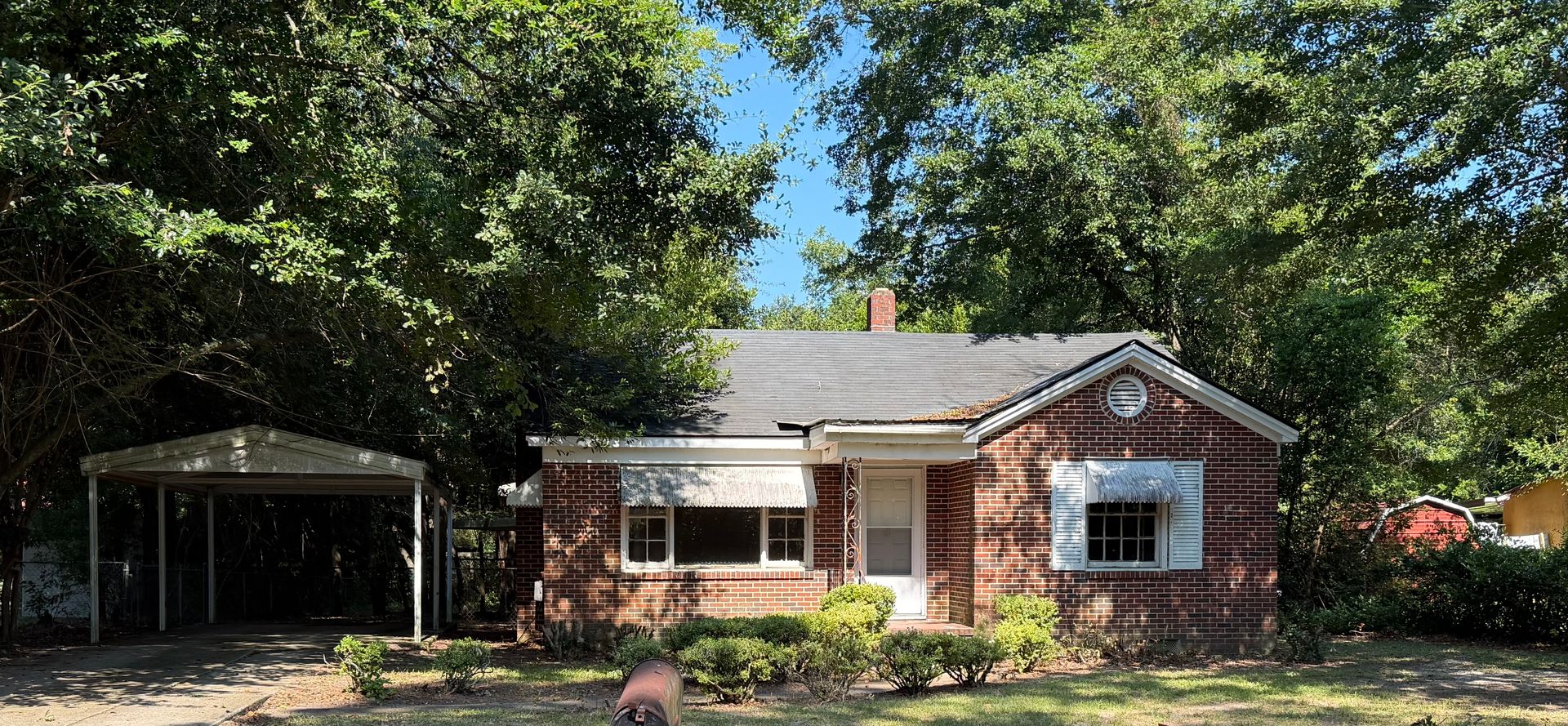 Albany House: 211 Edison Dr