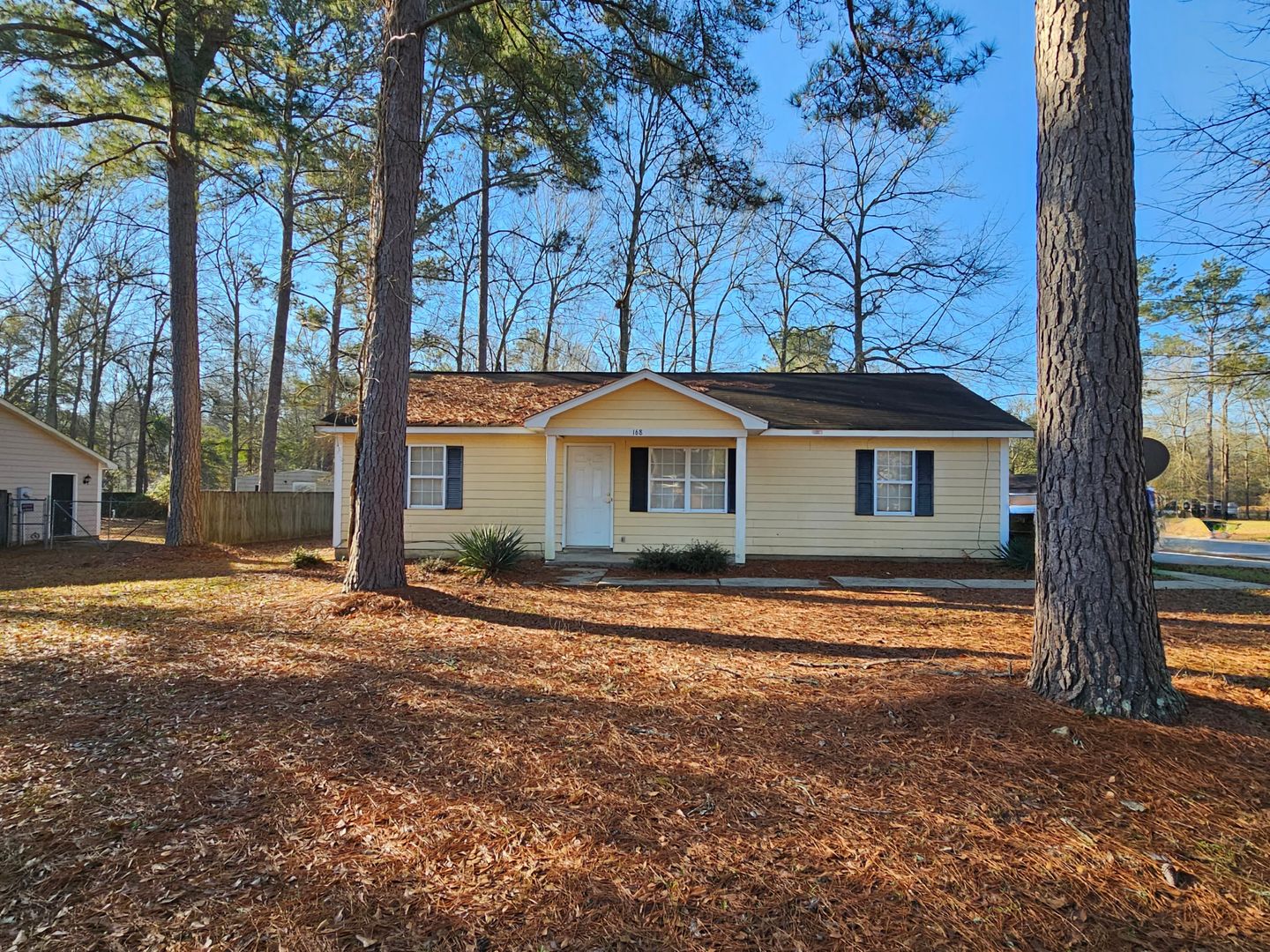 Leesburg House: 168 Nacoochee Dr