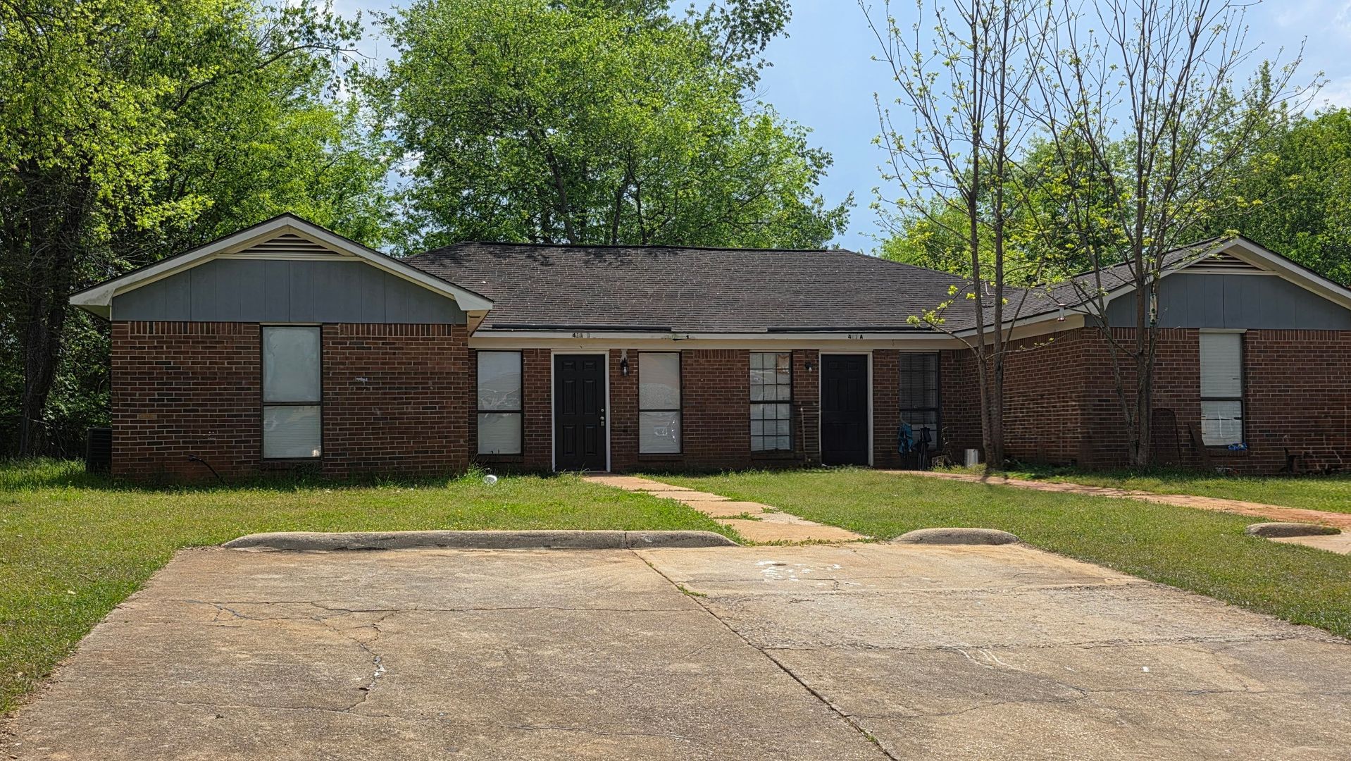 Albany Apartment: 411 Station Crossing Drive