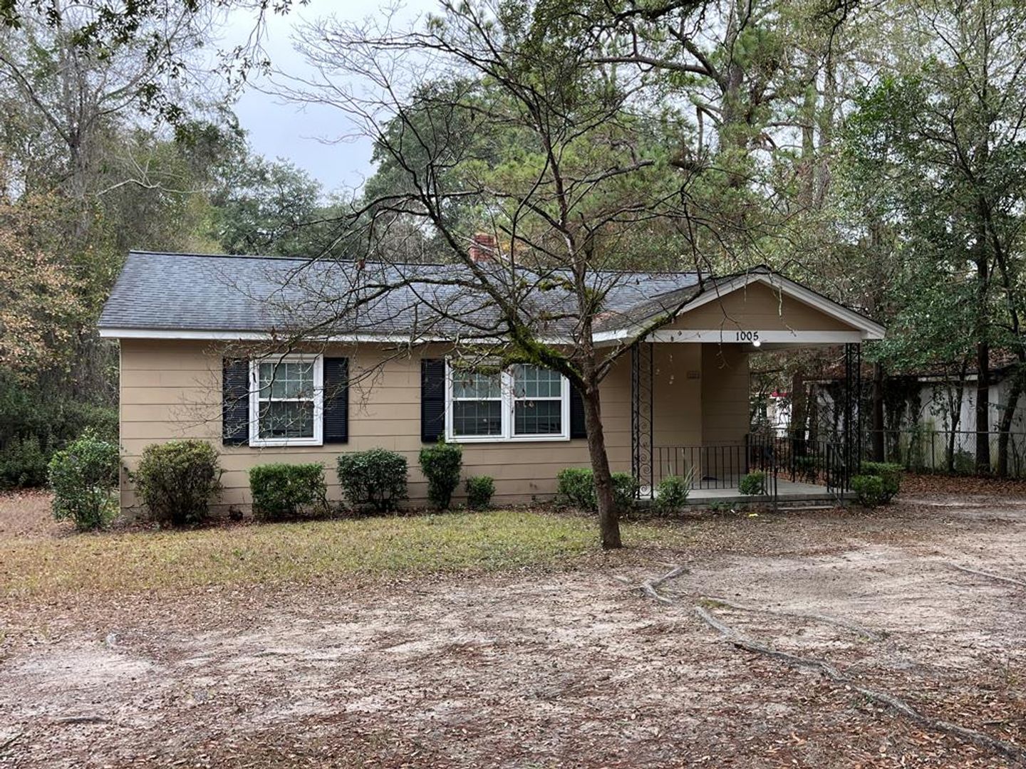 Albany House: 1005 10th Ave