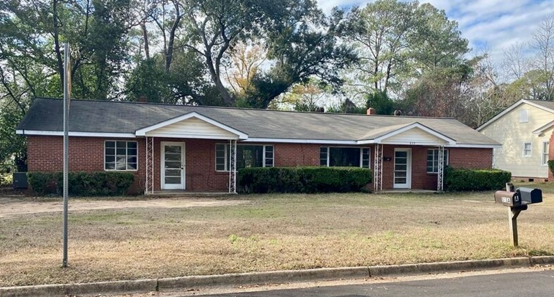 Albany Apartment: 513 Lucille Street