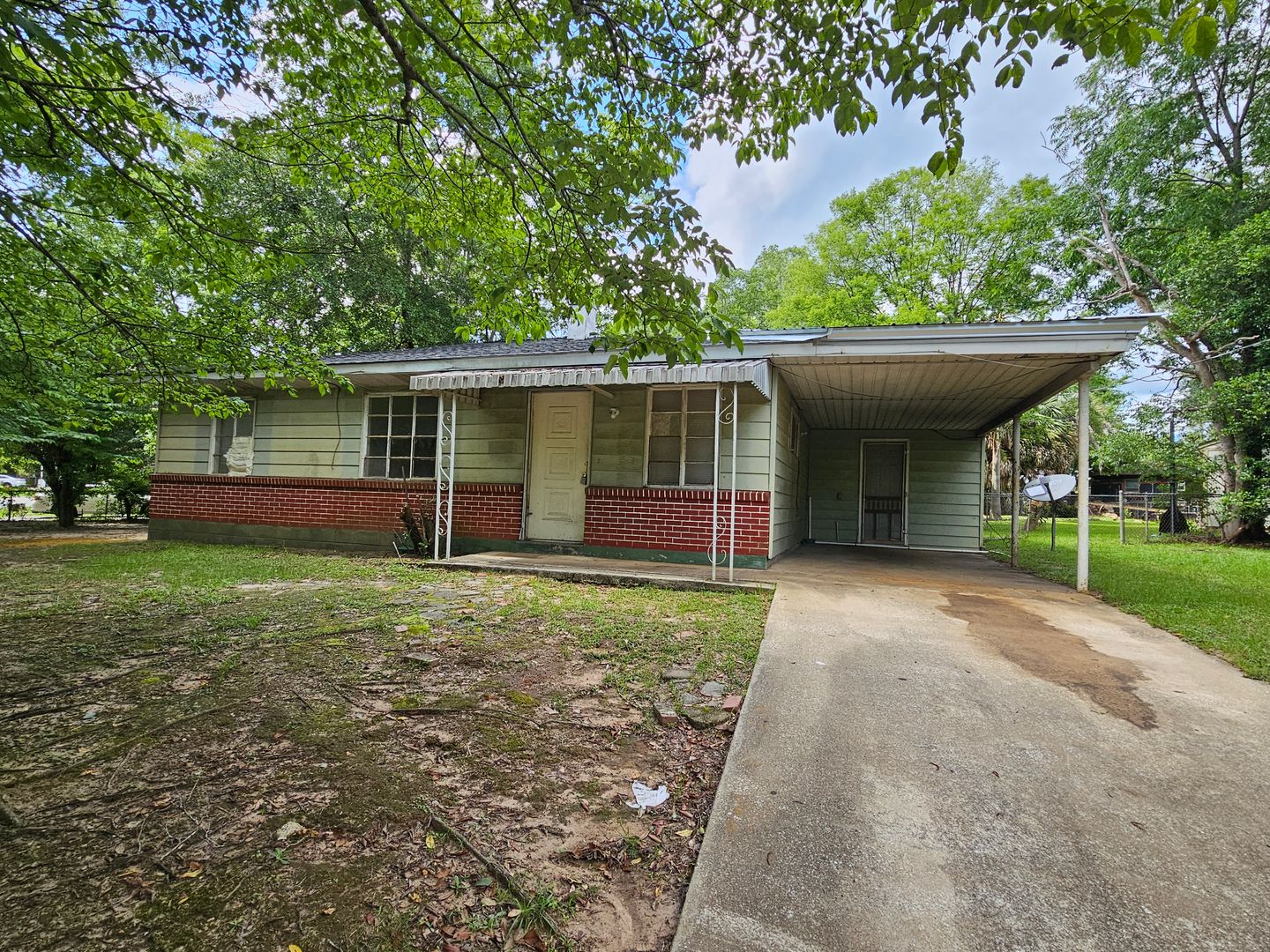 Albany House: 1615 Beverly Avenue