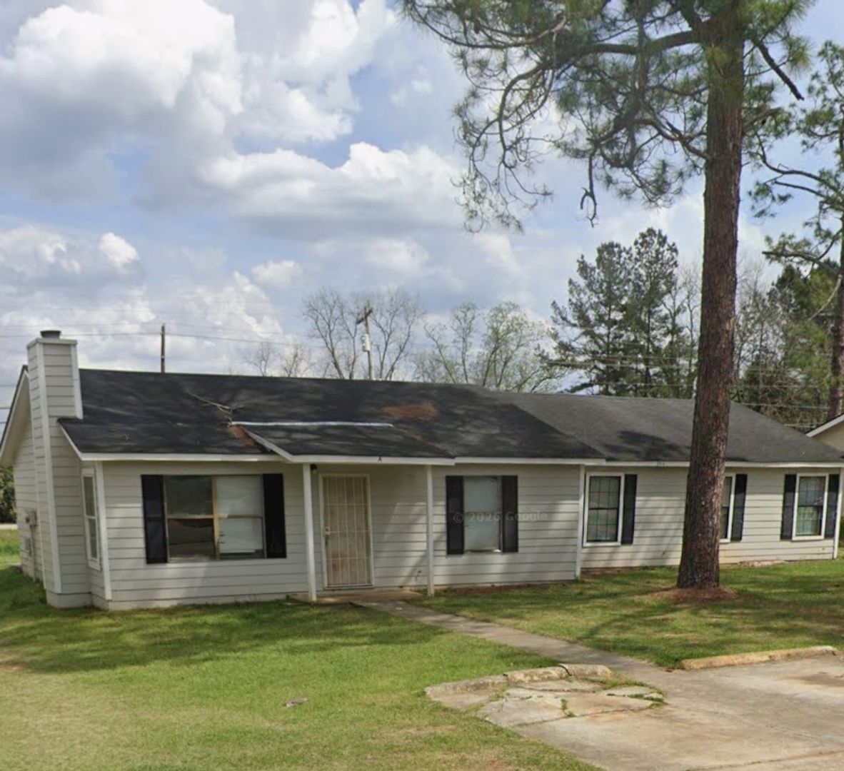 Albany Apartment: 304 Carriage Lane