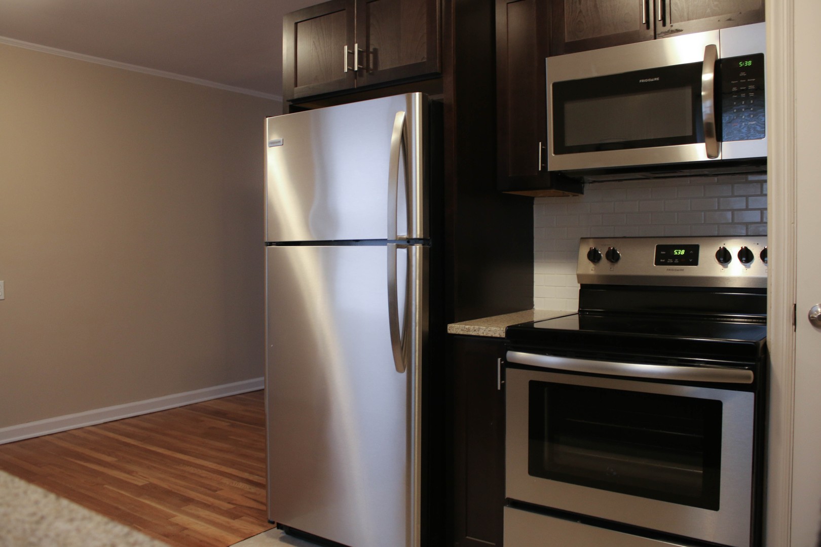 Springfield Apartment: 488-528 W Harding Rd