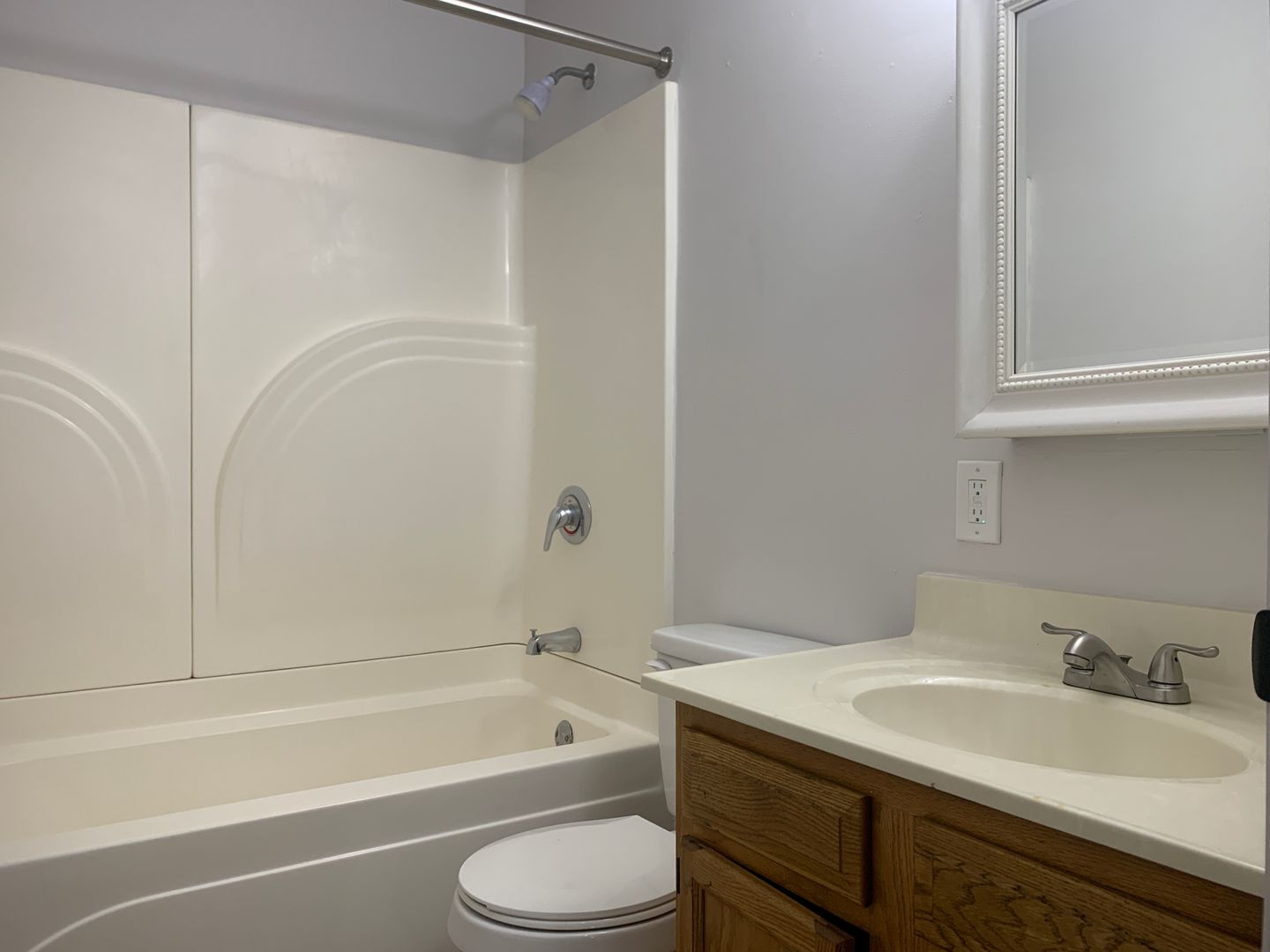 Urbana Apartment: 122 Miami St