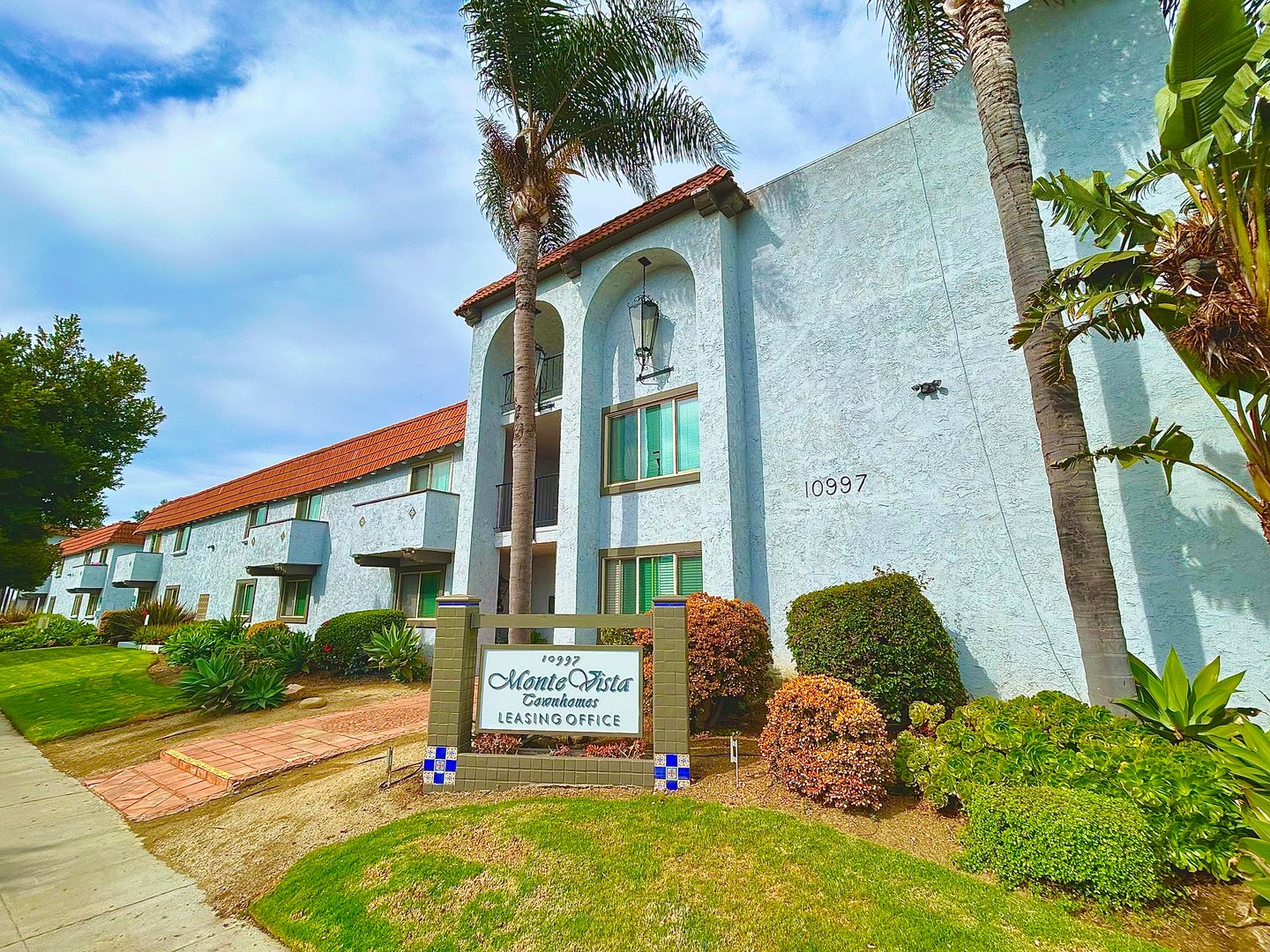 Ventura Apartment: 10965-10997 Del Norte Street