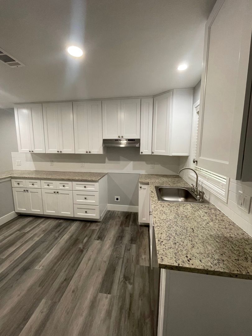 Wilson Apartment: 403 Garner Street W