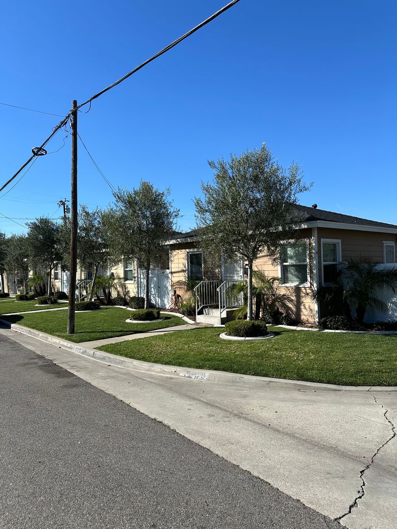 Buena Park Apartment: 7825 8th St