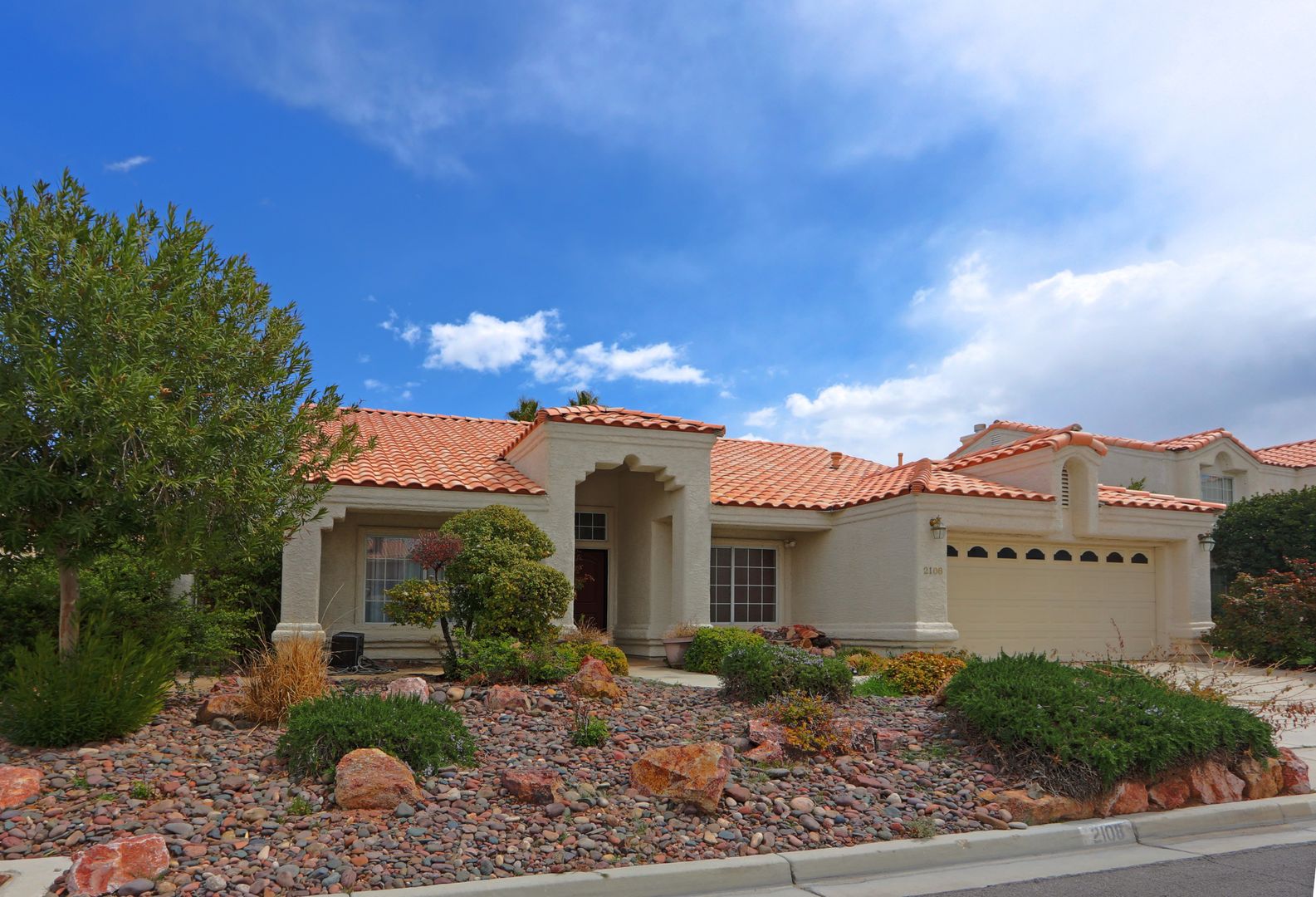Las Vegas House: 2108 Crestpoint Way