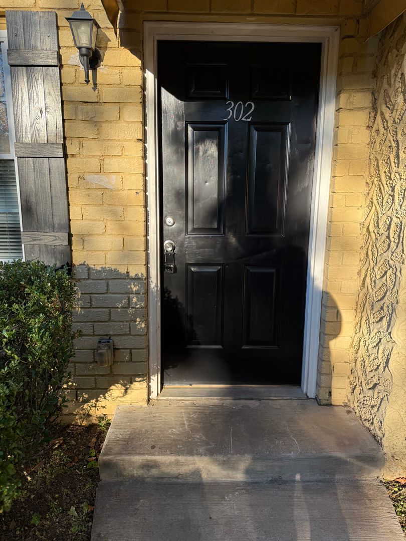 Marietta Apartment: 123 Saine Drive