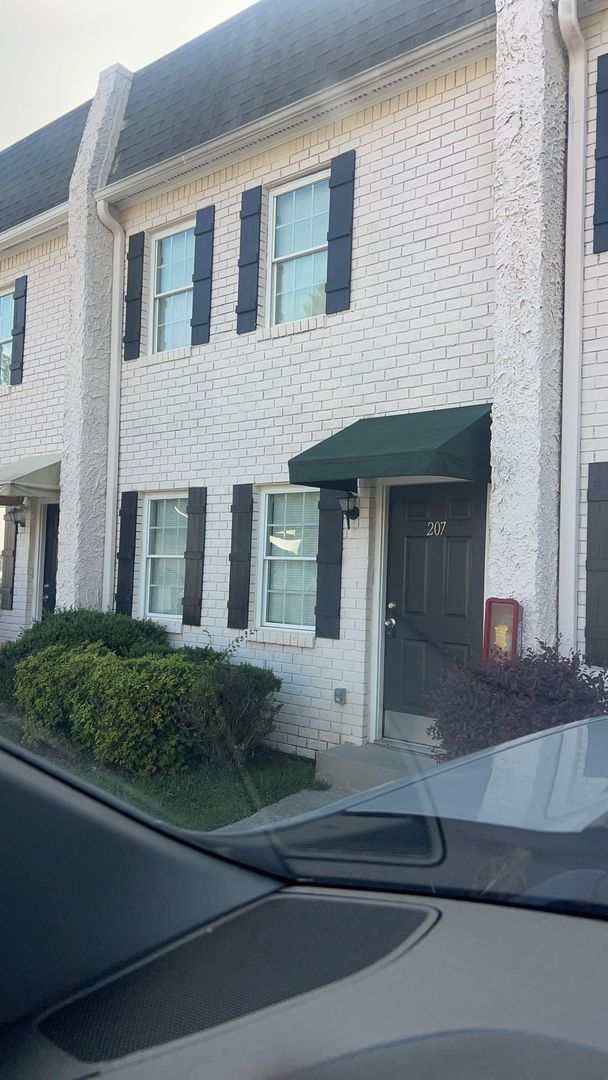 Marietta Apartment: 123 Saine Drive