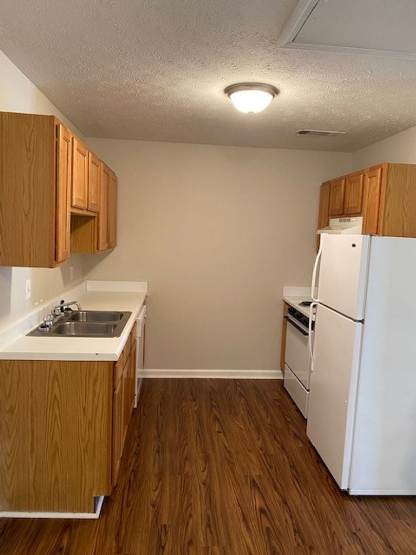 Villa Rica House: 209 E Wilson St Unit #84